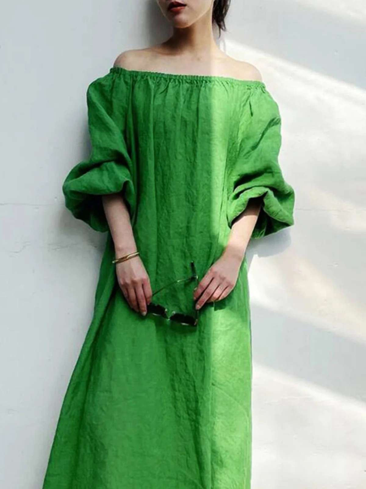 

Женское длинное платье с открытыми плечами и пышными рукавами, зеленое и черное S зелёный