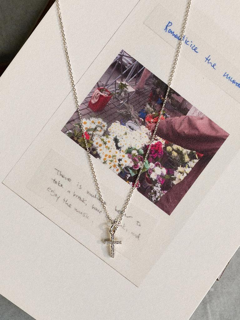 Hei [Sv925] Cubic Cross Necklace