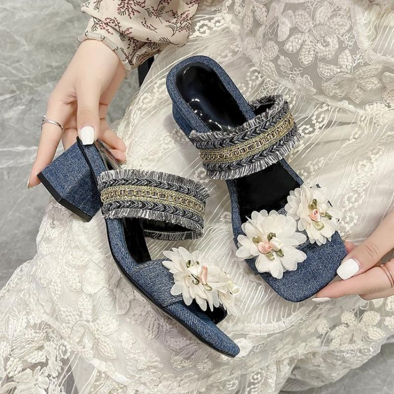 Modeschuhe für Damen 2024 Neue Blumen-Design Damen Sandalen Lässige Mode Slingback Sandalen Bequemer Dicker Absatz Outdoor Slides