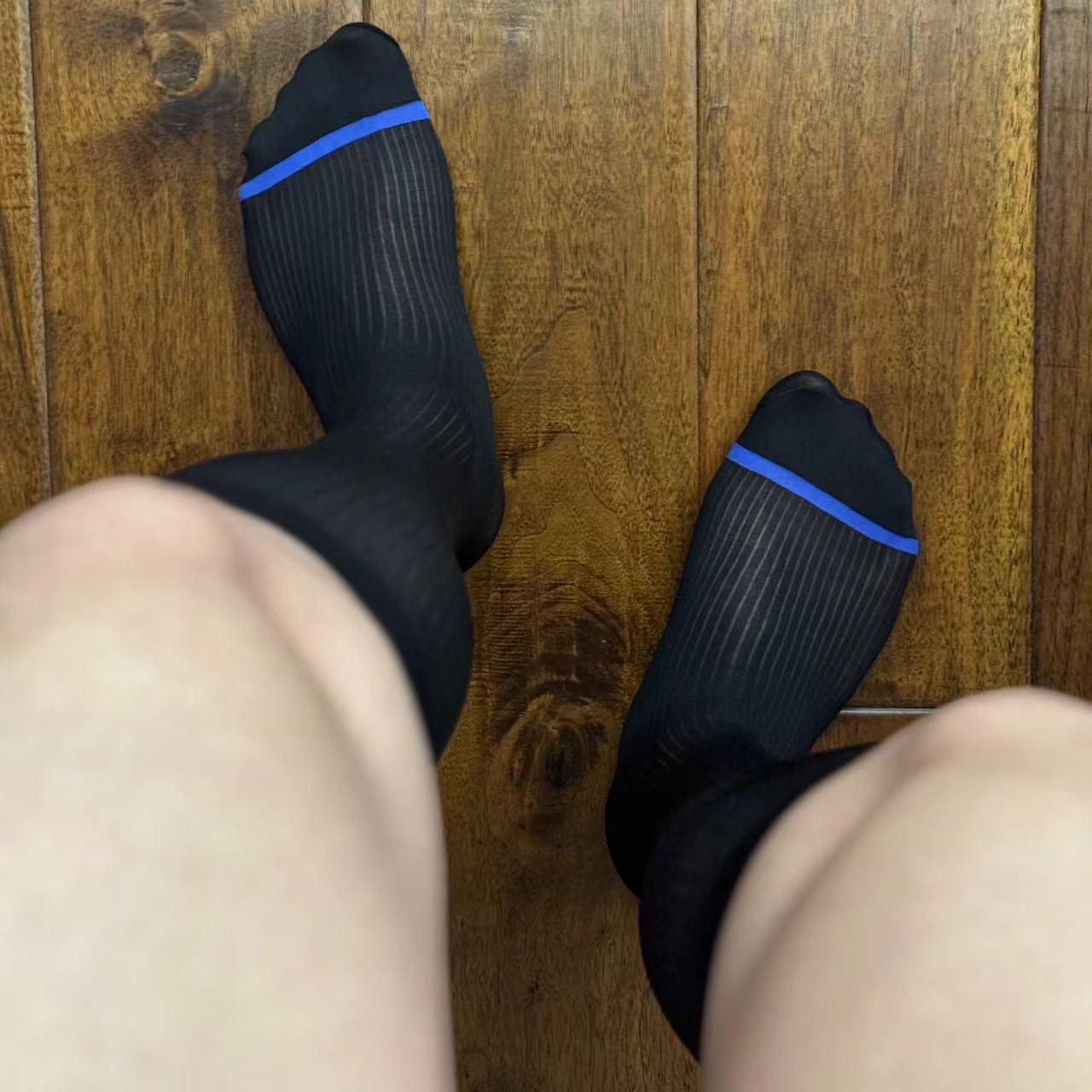 

Zhou Men s Navy Black Pinstripe Nylon Business Socks One Size + Regular Thickness + Straight No Heel