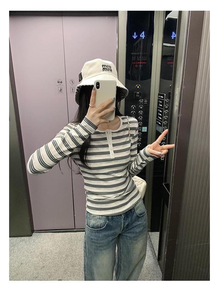 Spicy Girl Striped Slimming Long Sleeve T-Shirt - Stylish Korean Autumn/Winter Top for Women