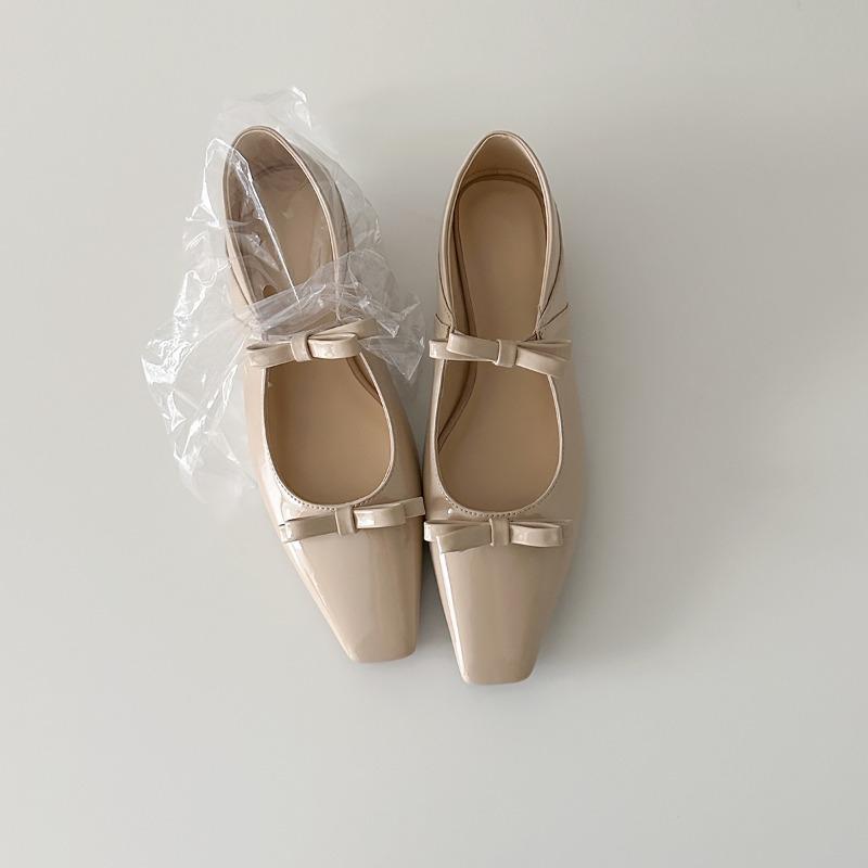 Fyrkantiga skor Enkla skor för kvinnor Låga klackar Grund öppning En rem Eleganta skor
