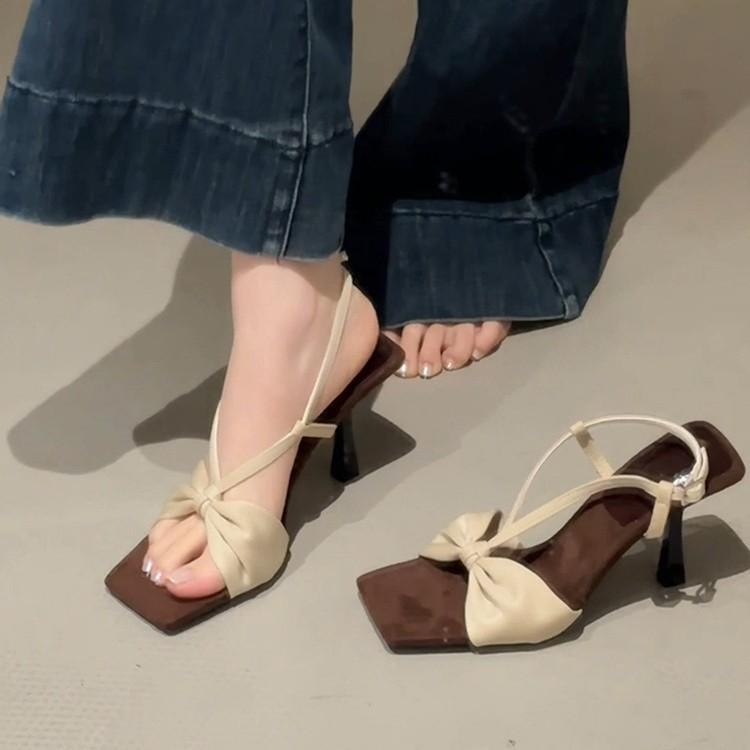 Nouvelles sandales médiévales rétro françaises pour femmes, design de niche, sensation ouverte, bride arrière, talons hauts aiguilles, été, sensation de marcher dans la merde