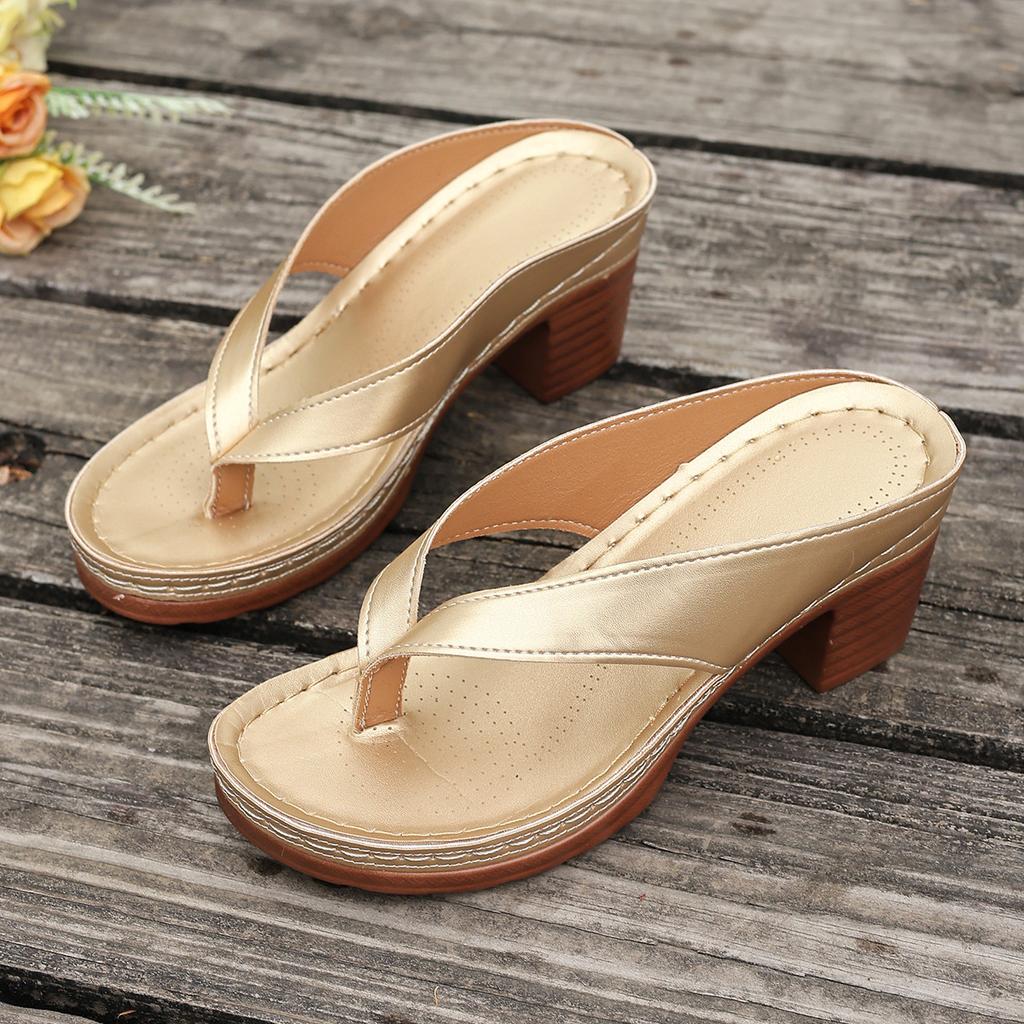 Summer new European and American large size pinch foot thick high heel cool slippers beach sandals