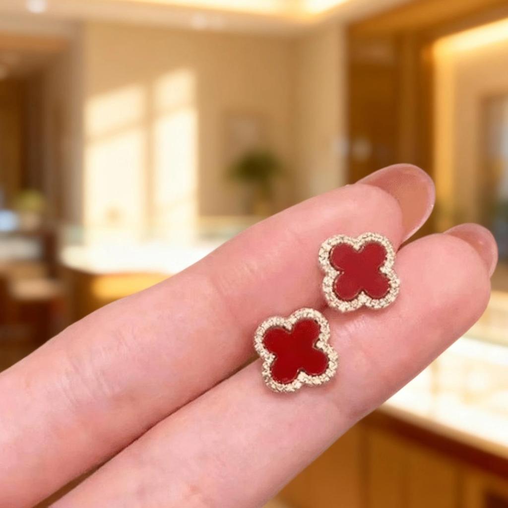 Elegant Four-Leaf Clover Stud Earrings - Chic, Luxury Fashion Accessory