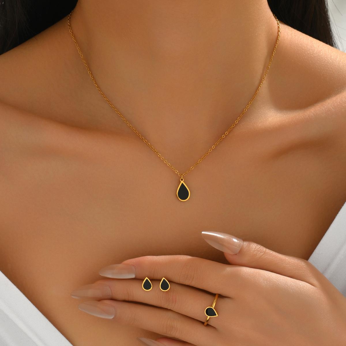 

2025 Новое Ветер Женское Ожерелье Серьги Набор Геометрический Дизайн Капля Воды Премиум Кольцо Цепочка на Ключицу