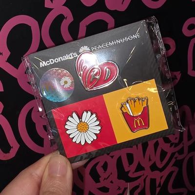 McDonald's X GD Peaceminusone Samarbejdsbadge