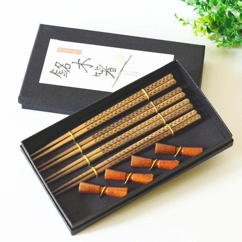 Chinese Style Wooden Chopsticks Gift Box Japanese 4 Pairs Of Chopsticks + 4 Pcs Chopstick Rest Creative Housewarming Gift Pack