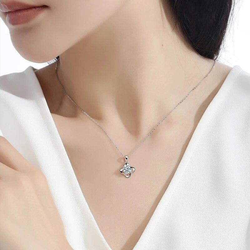 D Color 100% Moissanite Clover Necklace 1 Carat VVS1  Lab Diamond Flower Pendant Necklace For Women Girls Birthday Wedding Gift