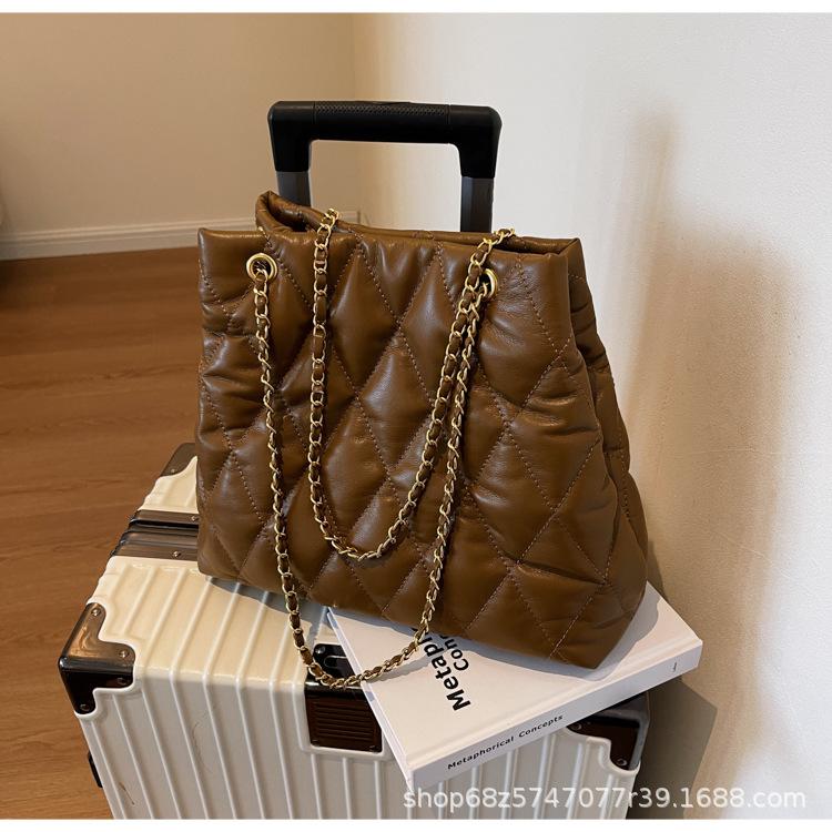 Premium Texture Large-capacity Bag Women's 2025 New Autumn and Winter Fashion Diamond Tote Bag Chain Shoulder Messenger Bag