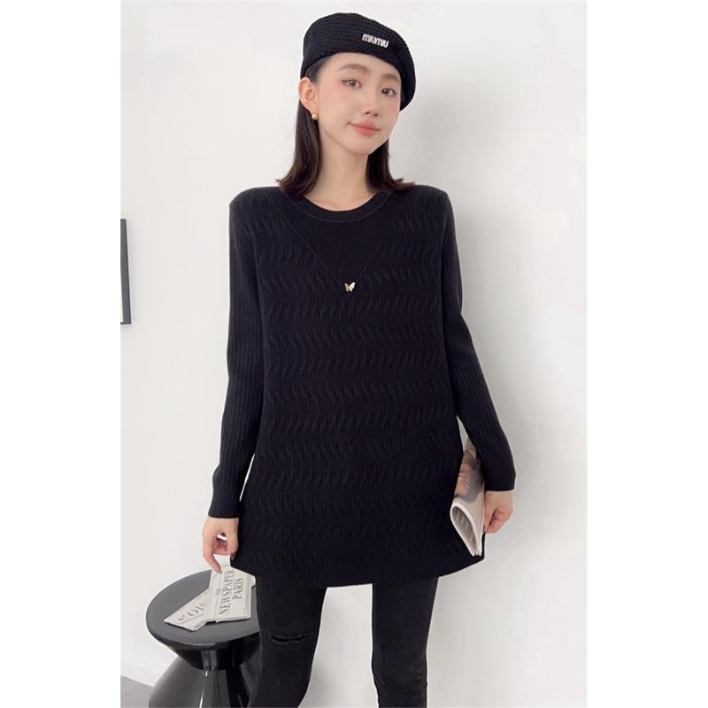 

Autumn and winter new crew neck long-sleeved sweater casual versatile loose pullover single-row multi-button striped knitted sweater one size fits all чорний