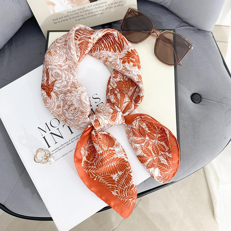 Retro plant flower printing silk scarf, high-end simulation silk 70 small square scarf, gift for girlfriends