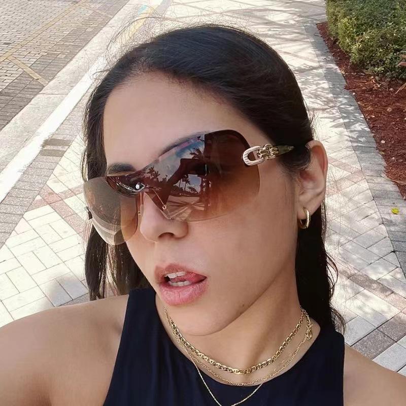 Latest Y2K Sports Punk Sunglasses Women Premium Designer Sun Glasses Women Colorful Mirror Stylish Eye Wear UV400 Protection Gafas De Sol