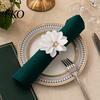 Serviettenring 6 Stück Weiße Lotusringe, Chiffonblumen Metallhalter, Weicher Stoff Perlen-Dinnerringe für Hochzeit Junggesellinnenabschied Tisch