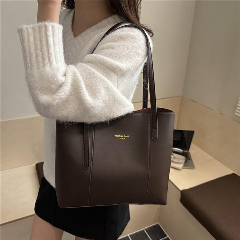 A Stylish, Large-capacity, Retro and Simple Single-shoulder Tote Bag for Women