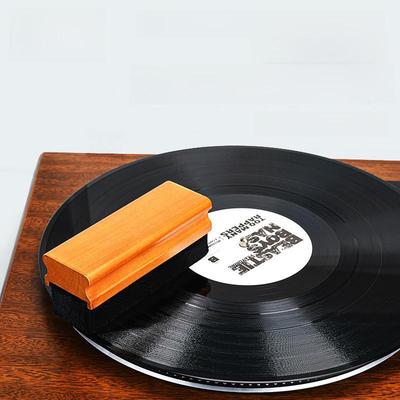 Kit de limpieza de discos de vinilo Velvet: Cepillo de esponja de madera para eliminar el polvo de fonógrafos retro