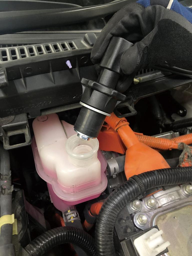 SIGNET Coolant Charger Funnel Kit 46960