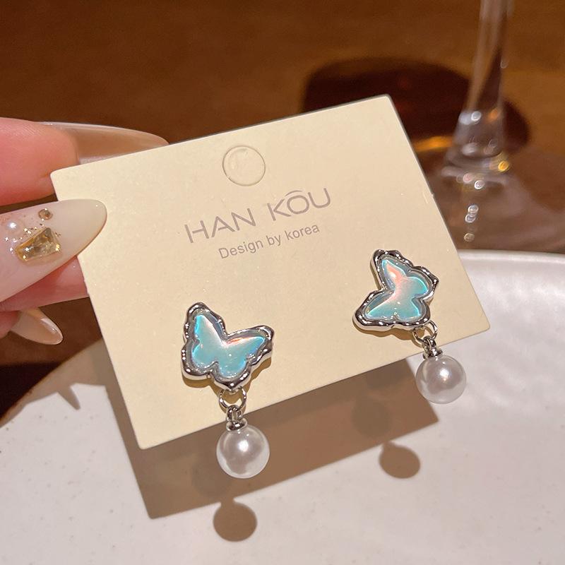 Super Fairy Crystal Butterfly Earrings Women's Niche High-end Sense Versatile Temperament Pearl Stud Earrings