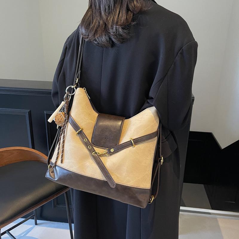 Autumn and Winter Commuting Large-capacity Tote Bag Women's 2025 New High-end Texture Niche Versatile Casual Messenger Bag