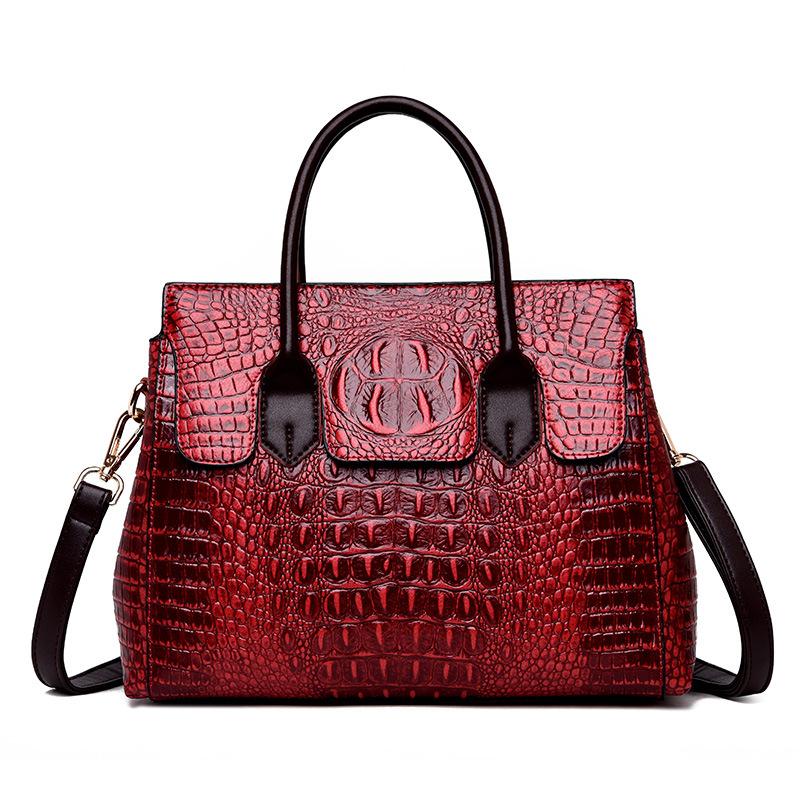 2025 New Fashion High-end Crocodile Leather Women Handbag Large-capacity Waterproof Lightweight Messenger Bag Temperament Commuter Shoulder Bag