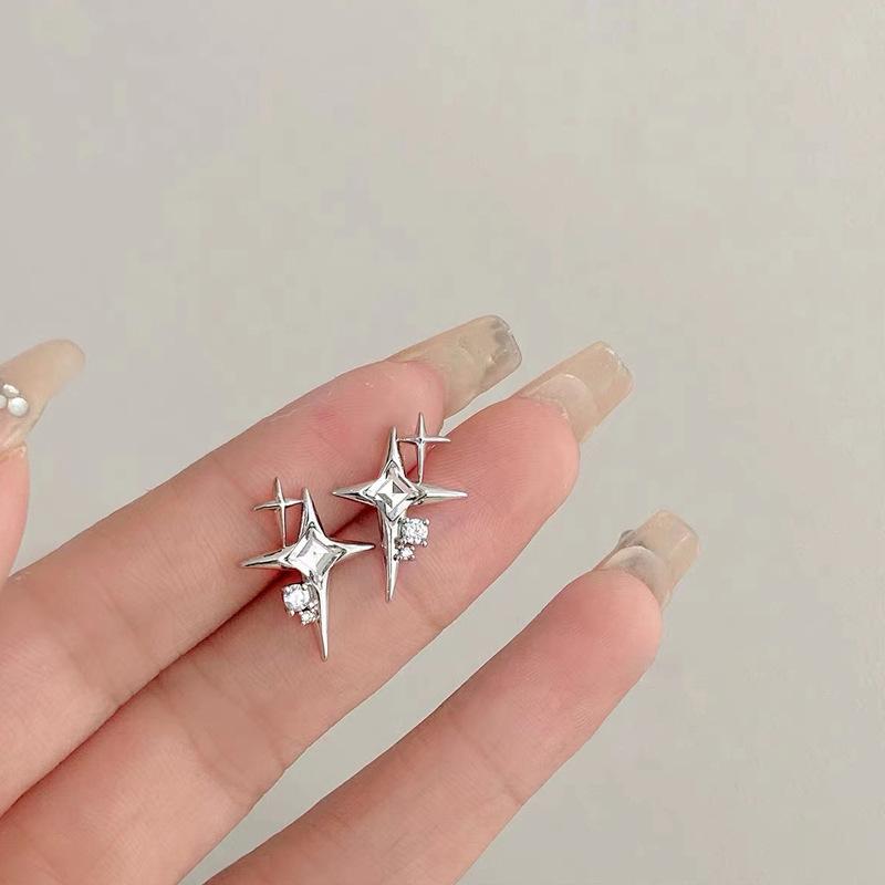 Exquisite Zircon Flower Stud Earrings for Women French Style Sweet Silver Color Star Ear Studs Simple Casual Versatile Jewelry