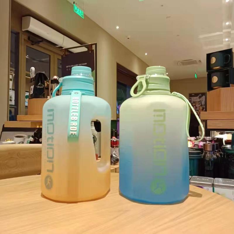 Large Capacity Sports Water Bottle Gradient Kettle with Scale Fitness Outdoor Sports Plastic Cup Anti-fall Frosted Water Bottle