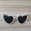 Just Married Solglasögon Bröllop Bröllopsglasögon Bachelorette Party Hjärtformade solglasögon Brud Brudgum Team Bruddekoration Glasögon
