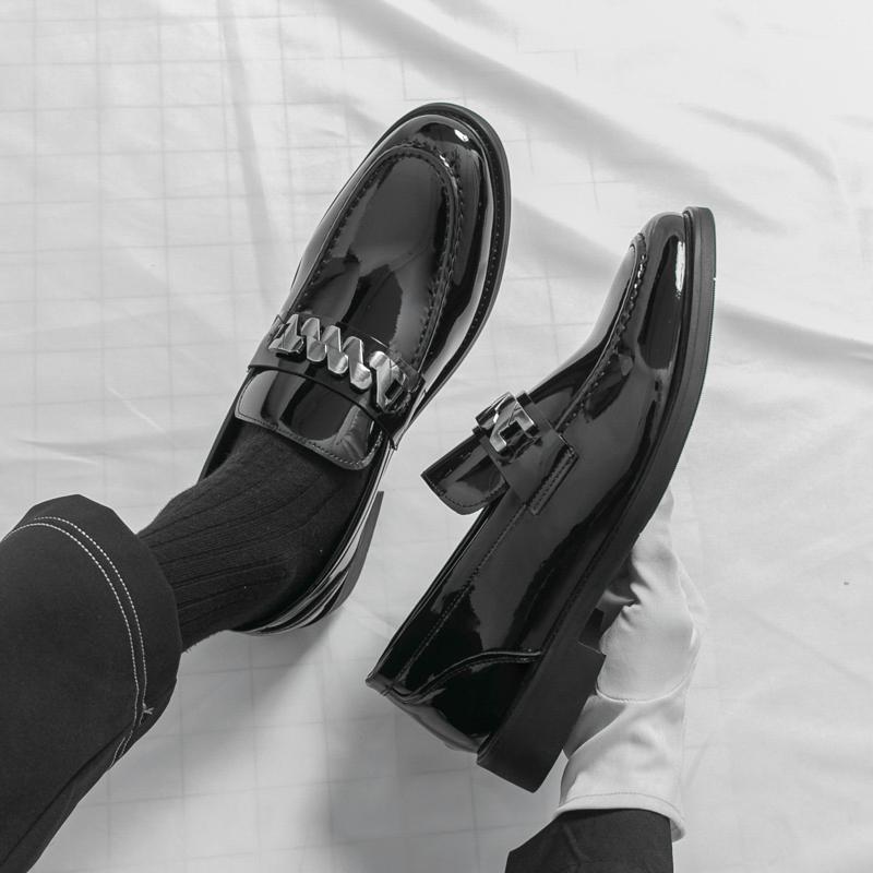 Fashionable new men's pointed block shoes luxury men's patent leather comfortable banquet business casual leather shoes