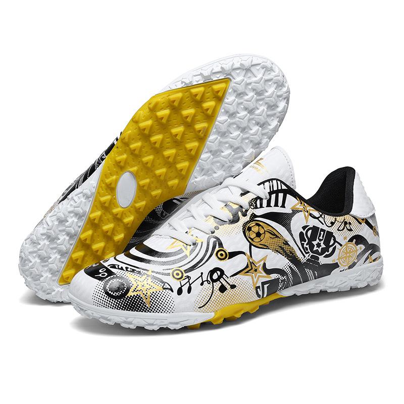 Children's football shoes boys and girls sports football shoes broken nails primary school football game boys