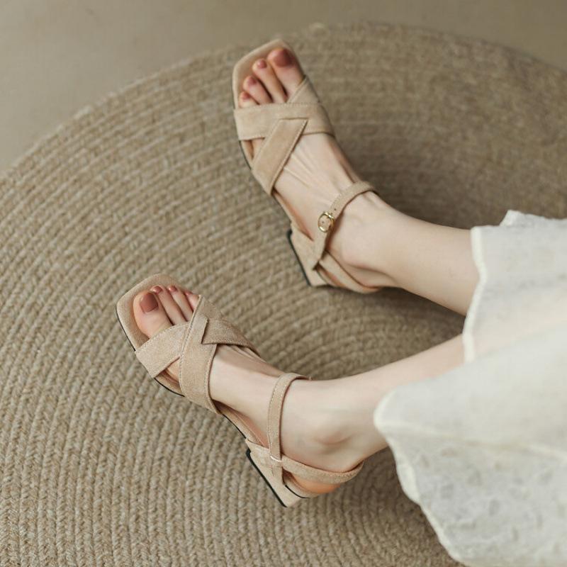 Summer Medium Heel Casual Sandals Women's Head Buckle Rubber Sole Square Heel New Comfortable Large Size Suede Women's Sandals