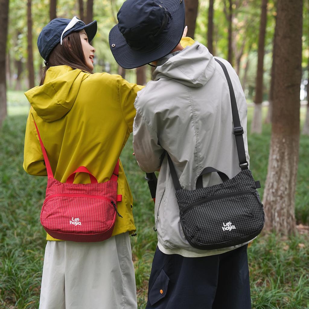 Lightweight outdoor waterproof messenger bag men's hiking shoulder bag high value commuter backpack women's messenger bag