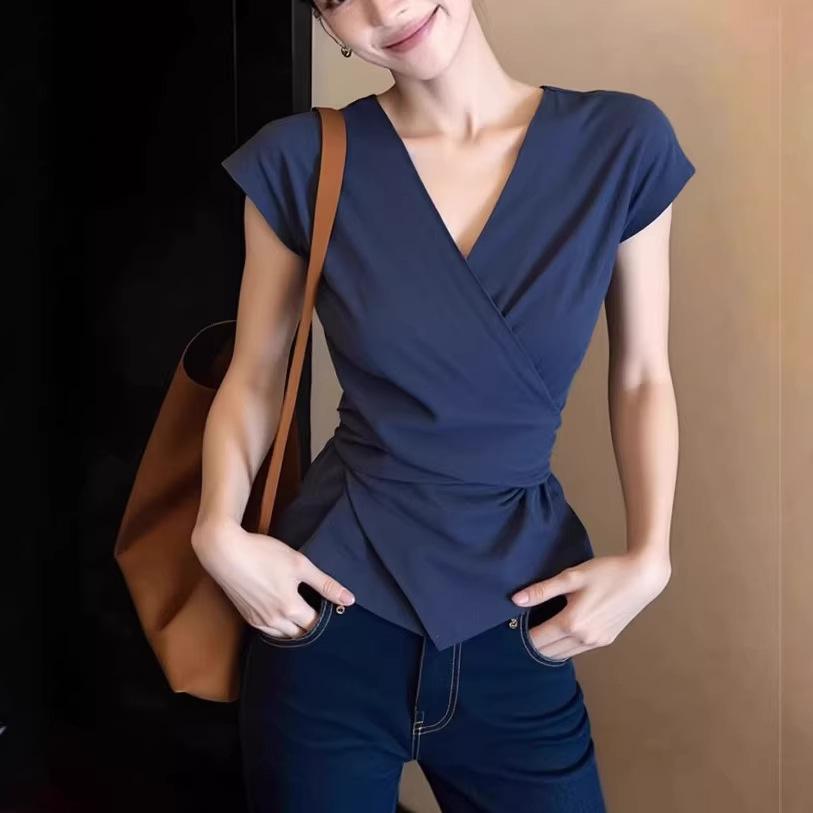 French-style V-neck Short-sleeve Shirt for Women, New Summer Waist-cinching Design, Niche, High-end Cropped Top