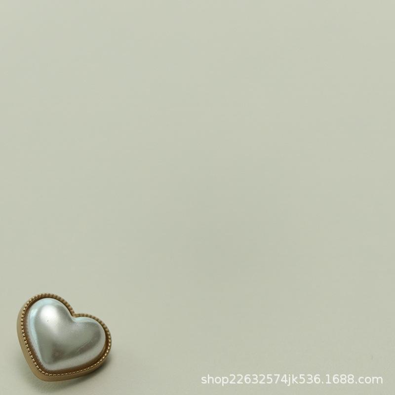 

5 шт. жемчужные металлические пуговицы в форме любви, твидовые пуговицы для пиджака, свитера, женская одежда, ювелирные изделия, пряжки, аксессуары Heart Shape & 18mm [Weight 2.4g]