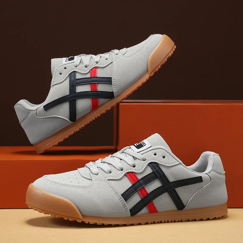 White Breathable Casual Shoes Men Canvas Shoes Korean Men Slip-on Couples Sneakers Comfortable Outdoor Walking Flats Shoes