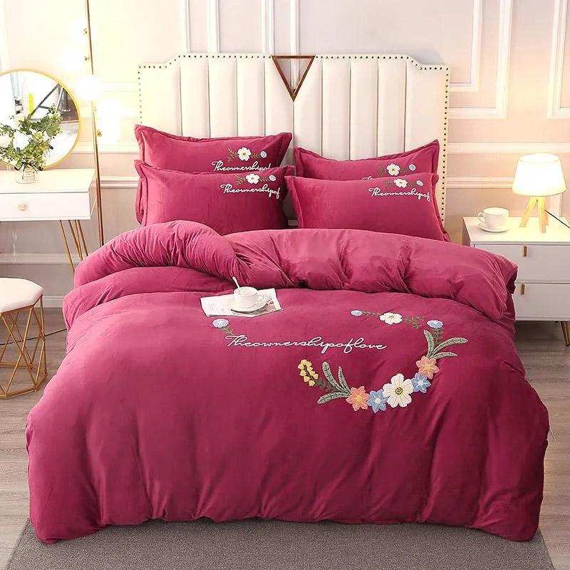 4pcs/set Crystal Coral Fleece Quilt Cover Bedding Set Autumn and Winter Thickened Warm Double Bed Sheet Quilt Pillow Flower Embroidery Four Piece Set