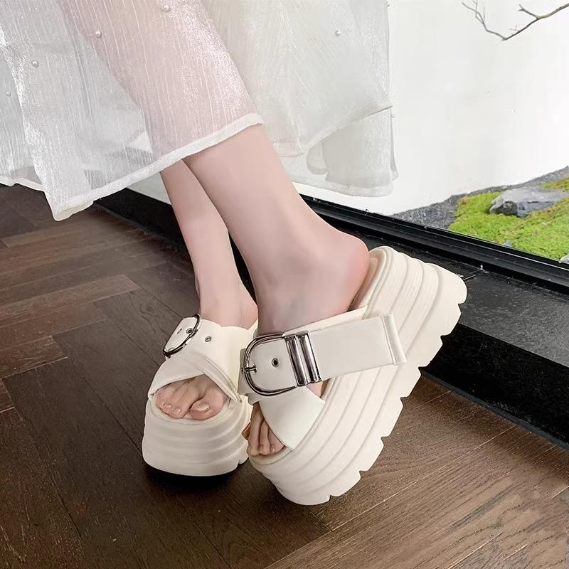 

Повседневные французские сандалии женские 2025 весна новые на толстой подошве универсальные с темпераментом высококлассные крутые шлепанцы модные шлепанцы в иностранном стиле 40