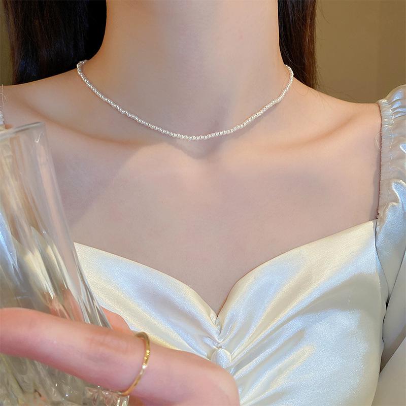 

Elegant Vintage Pearl Bow Necklace with French Beaded Flowers for Women