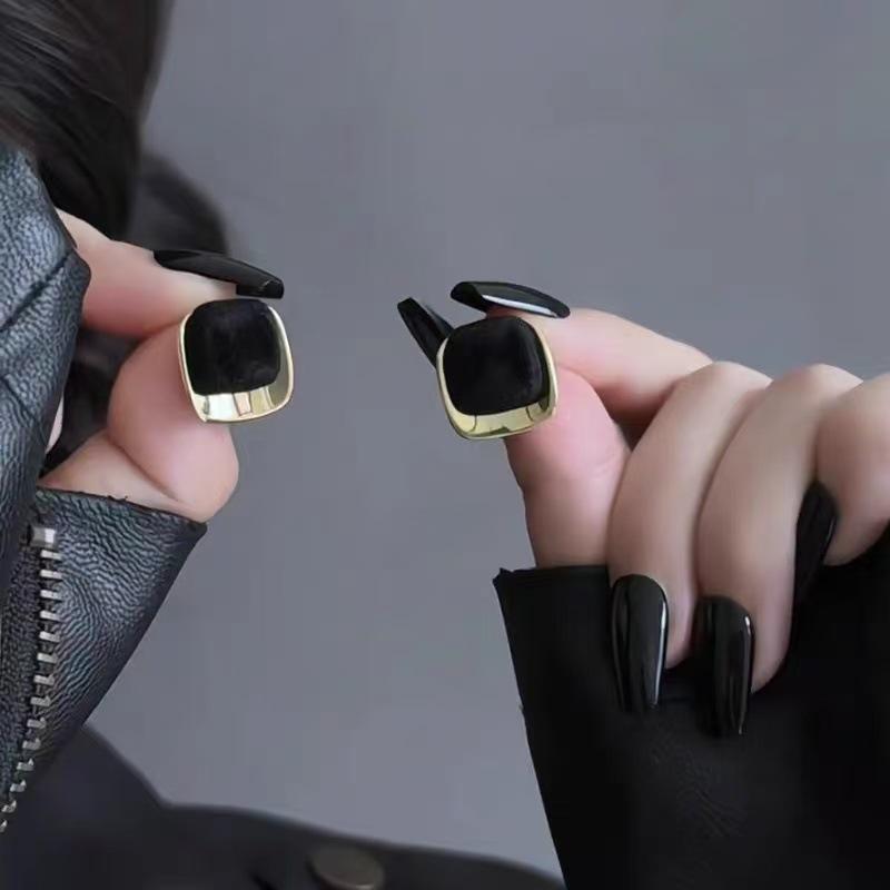 Retro Black & Gold Color Block Square Stud Earrings - High-Class Fashion Accessories for Women