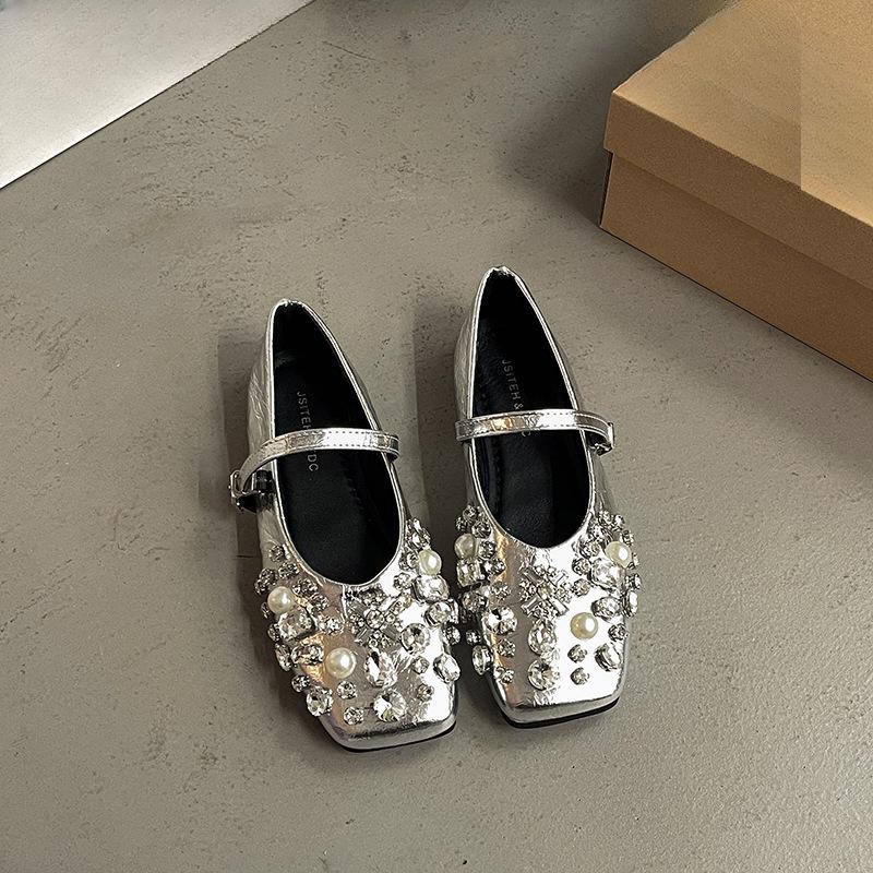 

Новые модные туфли со стразами для женщин Универсальные и повседневные плоские туфли 39