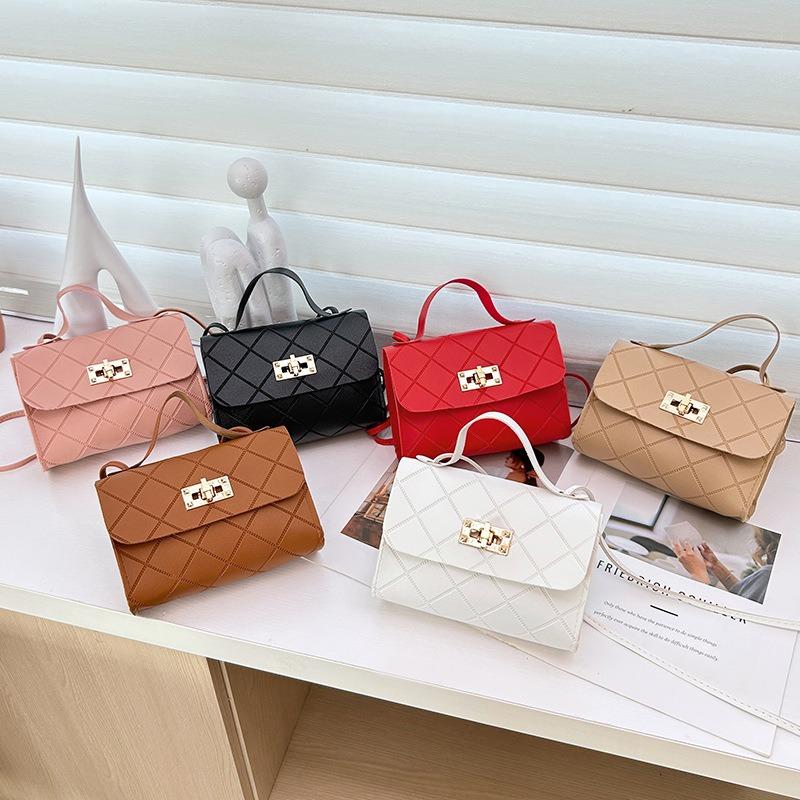 A small bag, a new women's embossed embossed square bag, a simple classic handbag.