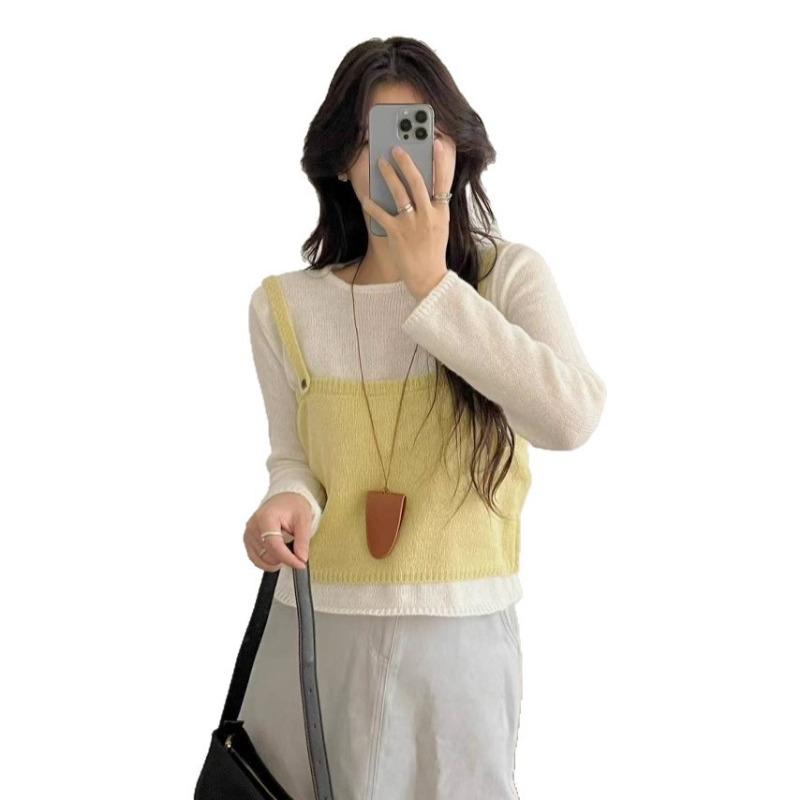Herbst und Winter süßer und würziger weicher wachsartiger zweiteiliger Pullover weißes T-Shirt mit kleinem Träger gestrickte Weste für Damen