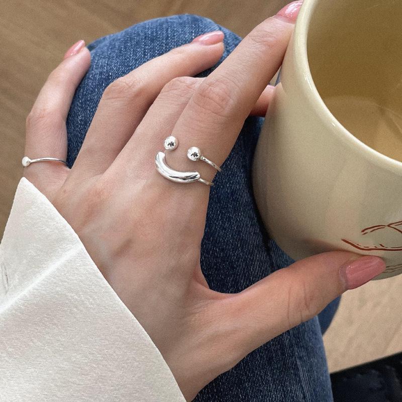 2025 Minimalist Women's High-End Smiley Face Ball Ring