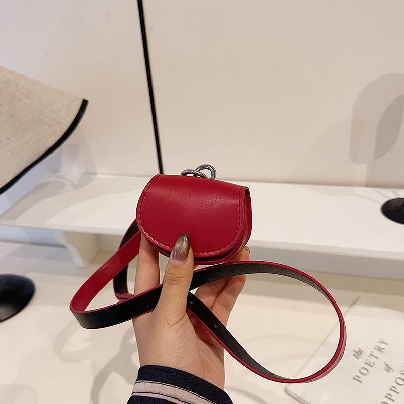 

New mini compact semi-circular small bag, lipstick key, earphones, fanny pack, women s belt, fashionable and versatile красный