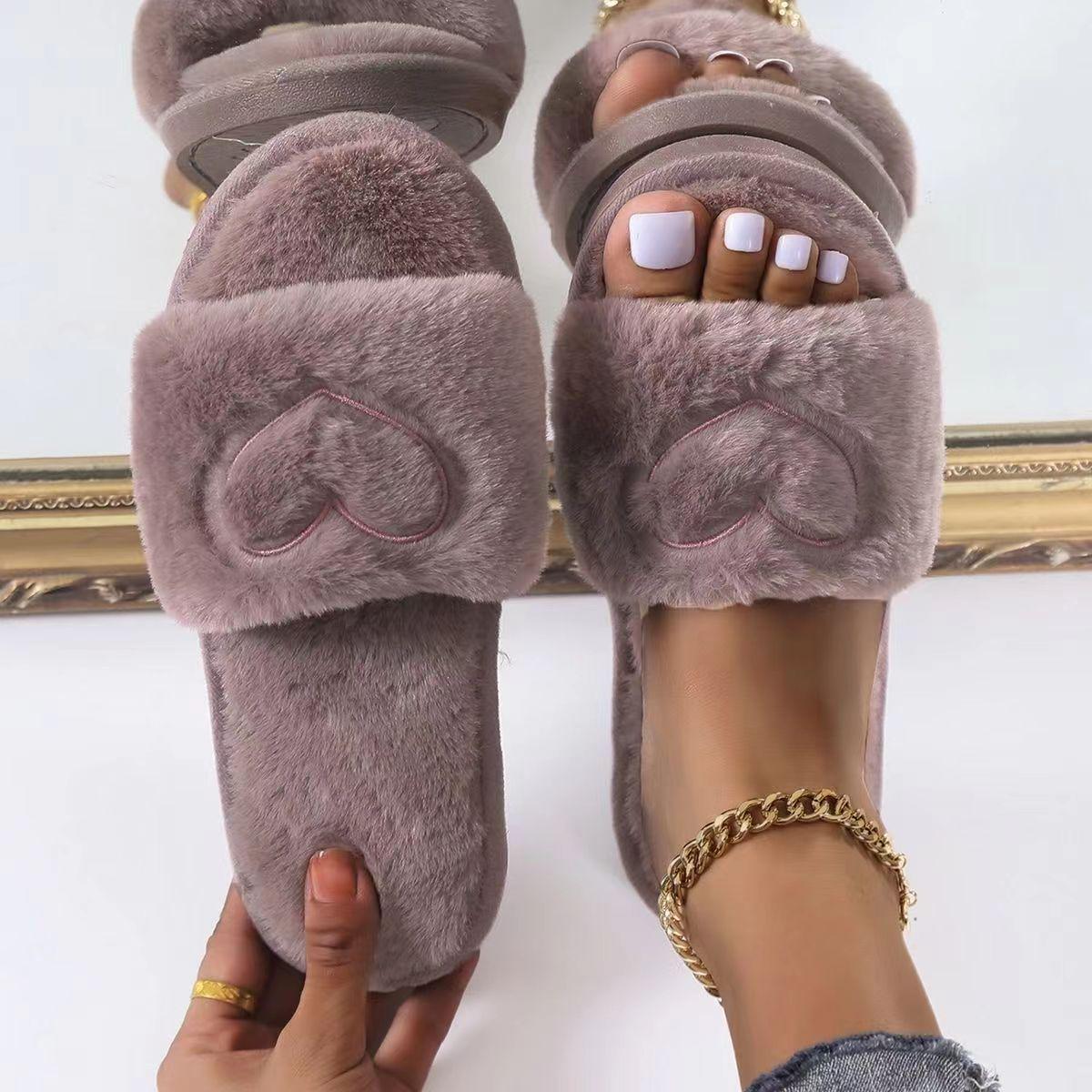 

Heart-Shaped Plush Indoor Slippers - Versatile Flat Bottom Cotton Slippers for Home and Fashion Women s shoes 36-37