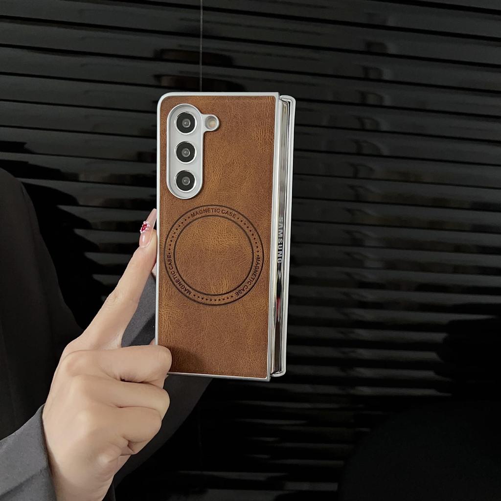 Retro Leather Grain Magnetic Case for Samsung Galaxy Z Fold5/4/3 - Drop-proof & Foldable