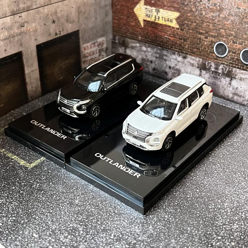 Linyi Toy Car 1/64 Mitsubishis Outlander Suv Alloy Car Model Diecasts Metal Vehicles Car Model Simulation Miniature Scale Childrens Toys Gift