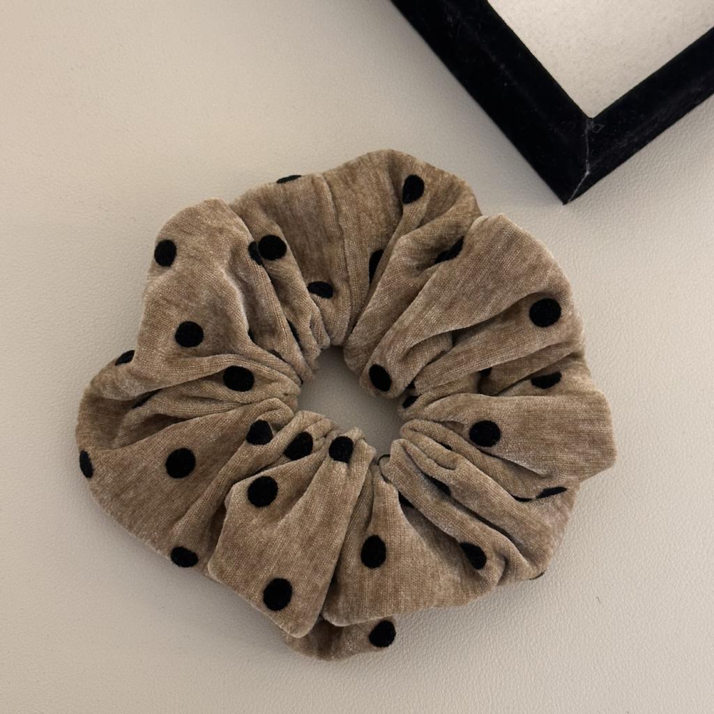 Laid-back and Retro Plush Polka Dot Large Intestinal Hair Band, High-end and Elegant Hair Tie, Women's Ponytail Hair Tie