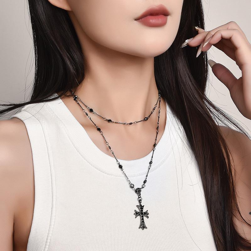 Geometric Cross Elegant Pendant Necklace For Women With Silver Tone And Luxurious Style