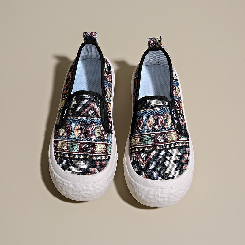 Soft sole not tired feet canvas shoes summer new fisherman shoes lazy cloth shoes young
