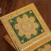 Supporto da lettura pieghevole in stile etnico con ornamento base inciso in oro